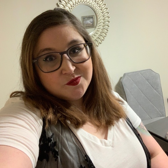 Meet your Posher, Rachel - Picture 8 of 9